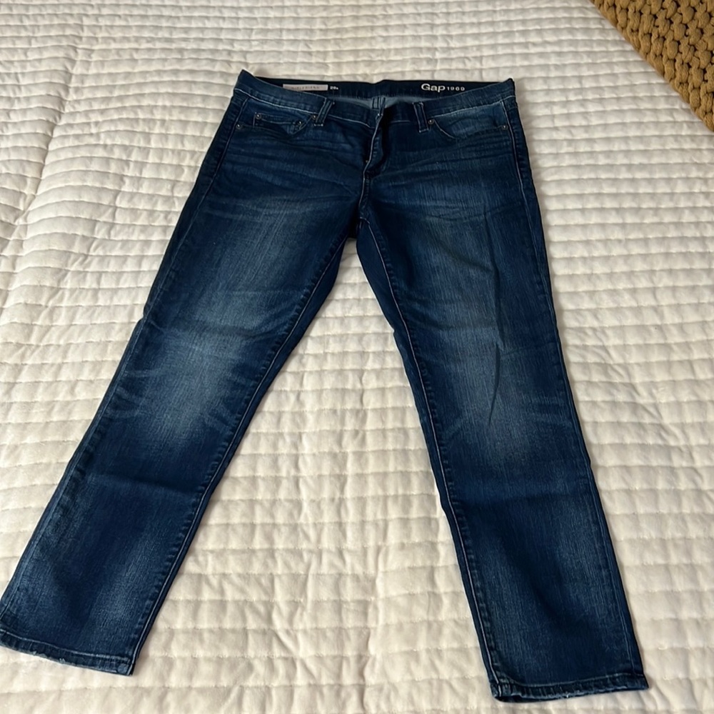 Gap Girlfriend size 28